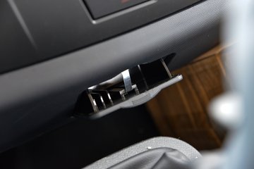 �������ó�����G1 3.6L���� 177���� 4X2 ��ʿ��8�� 4.5�׵��Ų�դʽ�ػ���ͼƬ