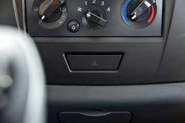 �������ó�����G1 3.6L���� 177���� 4X2 ��ʿ��8�� 4.5�׵��Ų�դʽ�ػ���ͼƬ