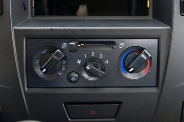�������ó�����G1 3.6L���� 177���� 4X2 ��ʿ��8�� 4.5�׵��Ų�դʽ�ػ���ͼƬ