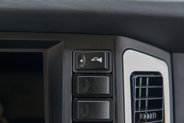 �������ó�����G1 3.6L���� 177���� 4X2 ��ʿ��8�� 4.5�׵��Ų�դʽ�ػ���ͼƬ
