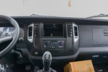 �������ó�����G1 3.6L���� 177���� 4X2 ��ʿ��8�� 4.5�׵��Ų�դʽ�ػ���ͼƬ