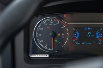 �������ó�����G1 3.6L���� 177���� 4X2 ��ʿ��8�� 4.5�׵��Ų�դʽ�ػ���ͼƬ