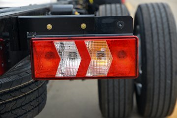 �������ó�����G1 3.6L���� 177���� 4X2 ��ʿ��8�� 4.5�׵��Ų�դʽ�ػ���ͼƬ