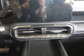 ������ 2026�� ȫ���������� 2.5T���� 211���� �Զ���������˫��Ƥ��ͼƬ