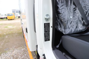 ������������ 2.5L���� 174���� ������6�� 4.2�׵�����ʽ�ῨͼƬ