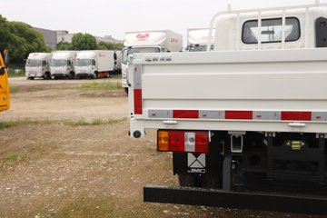 ����ȫ��˳�� ��׼�� 2.5L���� 136���� ������5�� 3.7�׵��������ῨͼƬ