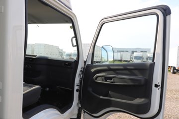 ����E˳�� 2025�� ���綯 4X2 Һɲ 3.8�׵�����ʽ�Ῠ ʱ���°�63.75kWhͼƬ