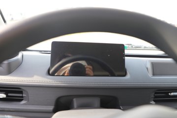 ����E˳�� 2025�� ���綯 4X2 Һɲ 3.8�׵�����ʽ�Ῠ ʱ���°�63.75kWhͼƬ