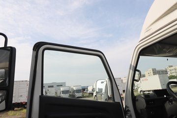 ����E˳�� 2025�� ���綯 4X2 Һɲ 3.8�׵�����ʽ�Ῠ ʱ���°�63.75kWhͼƬ