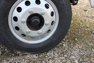 ����E˳�� 2025�� ���綯 4X2 Һɲ 3.8�׵�����ʽ�Ῠ ʱ���°�63.75kWhͼƬ
