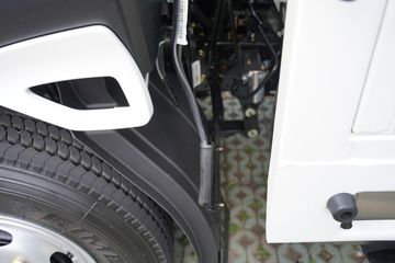 �ɵ�W7 2.7L CNG 190���� ��ʿ��8�� ��ɲ 4.15�׵��������ῨͼƬ