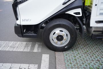 �ɵ�W7 2.7L CNG 190���� ��ʿ��8�� ��ɲ 4.15�׵��������ῨͼƬ