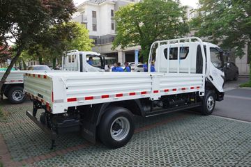�ɵ�W7 2.7L CNG 190���� ��ʿ��8�� ��ɲ 4.15�׵��������ῨͼƬ