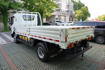 �ɵ�W7 2.7L CNG 190���� ��ʿ��8�� ��ɲ 4.15�׵��������ῨͼƬ