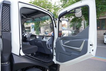 �ɵ�W7 2.7L CNG 190���� ��ʿ��8�� ��ɲ 4.15�׵��������ῨͼƬ