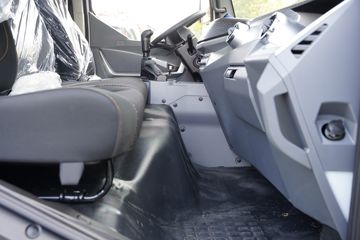 �ɵ�W7 2.7L CNG 190���� ��ʿ��8�� ��ɲ 4.15�׵��������ῨͼƬ