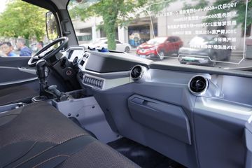 �ɵ�W7 2.7L CNG 190���� ��ʿ��8�� ��ɲ 4.15�׵��������ῨͼƬ