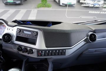 �ɵ�W7 2.7L CNG 190���� ��ʿ��8�� ��ɲ 4.15�׵��������ῨͼƬ