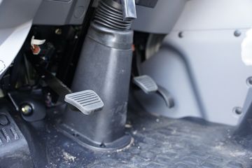�ɵ�W7 2.7L CNG 190���� ��ʿ��8�� ��ɲ 4.15�׵��������ῨͼƬ