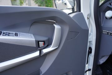 �ɵ�W7 2.7L CNG 190���� ��ʿ��8�� ��ɲ 4.15�׵��������ῨͼƬ
