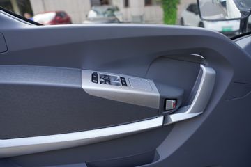 �ɵ�W7 2.7L CNG 190���� ��ʿ��8�� ��ɲ 4.15�׵��������ῨͼƬ