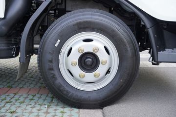 �ɵ�W7 2.7L CNG 190���� ��ʿ��8�� ��ɲ 4.15�׵��������ῨͼƬ