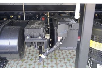 �ɵ�W7 2.7L CNG 190���� ��ʿ��8�� ��ɲ 4.15�׵��������ῨͼƬ