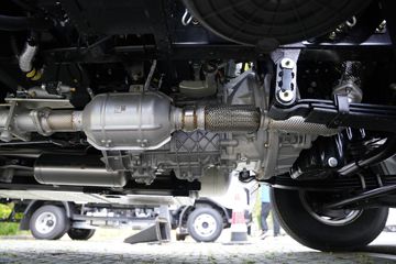 �ɵ�W7 2.7L CNG 190���� ��ʿ��8�� ��ɲ 4.15�׵��������ῨͼƬ
