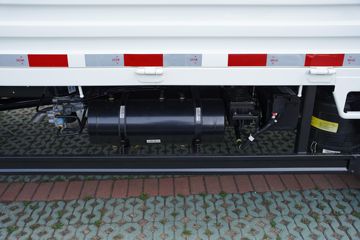 �ɵ�W7 2.7L CNG 190���� ��ʿ��8�� ��ɲ 4.15�׵��������ῨͼƬ