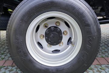 �ɵ�W7 2.7L CNG 190���� ��ʿ��8�� ��ɲ 4.15�׵��������ῨͼƬ