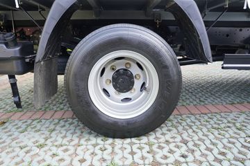 �ɵ�W7 2.7L CNG 190���� ��ʿ��8�� ��ɲ 4.15�׵��������ῨͼƬ
