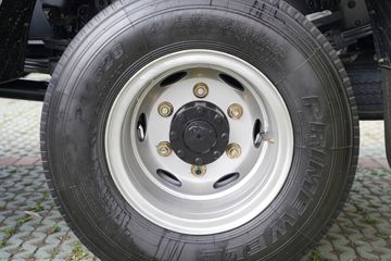 �ɵ�W7 2.7L CNG 190���� ��ʿ��8�� ��ɲ 4.15�׵��������ῨͼƬ