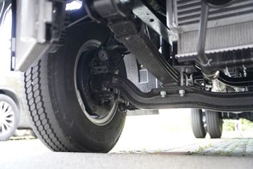 �ɵ�W7 2.7L CNG 190���� ��ʿ��8�� ��ɲ 4.15�׵��������ῨͼƬ