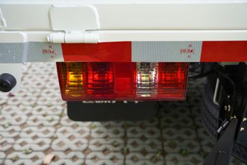 �ɵ�W7 2.7L CNG 190���� ��ʿ��8�� ��ɲ 4.15�׵��������ῨͼƬ