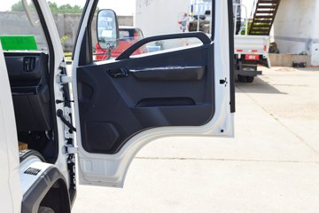 ʱ���캽S1 ��ҵ�� 1.6L���� 122���� ����5�� 3.1��˫������С��ͼƬ