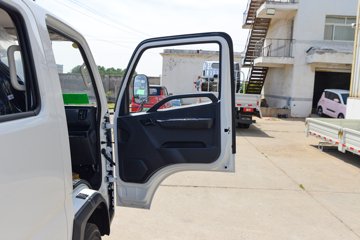 ʱ���캽S1 ��ҵ�� 1.6L���� 122���� ����5�� 3.1��˫������С��ͼƬ