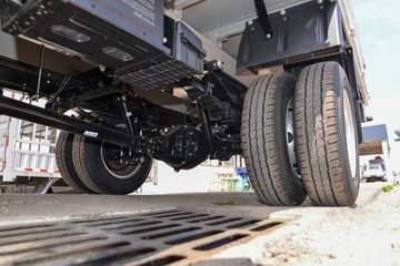ʱ���캽S1 ��ҵ�� 1.6L���� 122���� ����5�� 3.1��˫������С��ͼƬ
