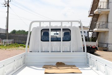 ʱ���캽S1 ��ҵ�� 1.6L���� 122���� ����5�� 3.1��˫������С��ͼƬ