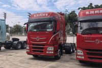 东风天龙旗舰KX 新嵘耀版 12.9L LNG 540马力 6X4 东风12档 AMT自动档 牵引车