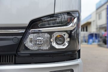 ����HOWO�Ῠ����H3 2.4L���� 165���� 8�� 4.15�׵�����ʽ�ῨͼƬ