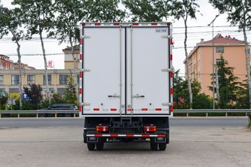 ����HOWO�Ῠ����H3 2.4L���� 165���� 8�� 4.15�׵�����ʽ�ῨͼƬ