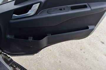 ����HOWO�Ῠ����H3 2.4L���� 165���� 8�� 4.15�׵�����ʽ�ῨͼƬ