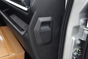 ����HOWO�Ῠ����H3 2.4L���� 165���� 8�� 4.15�׵�����ʽ�ῨͼƬ
