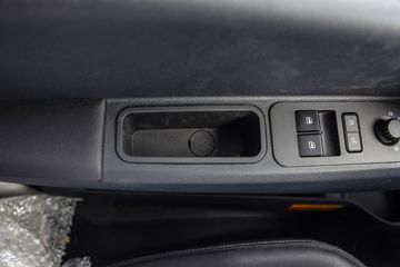 ����HOWO�Ῠ����H3 2.4L���� 165���� 8�� 4.15�׵�����ʽ�ῨͼƬ