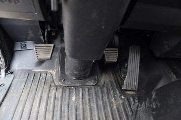 ����HOWO�Ῠ����H3 2.4L���� 165���� 8�� 4.15�׵�����ʽ�ῨͼƬ