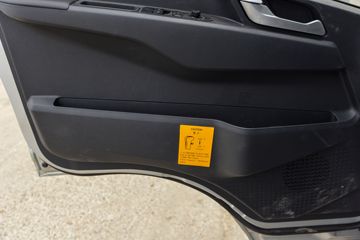 ����HOWO�Ῠ����H3 2.4L���� 165���� 8�� 4.15�׵�����ʽ�ῨͼƬ