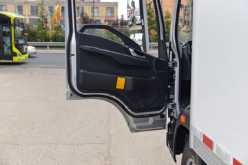 ����HOWO�Ῠ����H3 2.4L���� 165���� 8�� 4.15�׵�����ʽ�ῨͼƬ