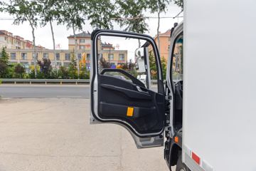 ����HOWO�Ῠ����H3 2.4L���� 165���� 8�� 4.15�׵�����ʽ�ῨͼƬ