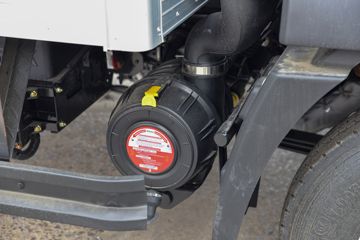 ����HOWO�Ῠ����H3 2.4L���� 165���� 8�� 4.15�׵�����ʽ�ῨͼƬ