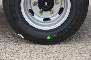 ����HOWO�Ῠ����H3 2.4L���� 165���� 8�� 4.15�׵�����ʽ�ῨͼƬ